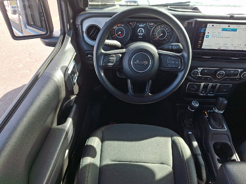 Used 2025 Jeep Wrangler Sport AWD/4WD image 11