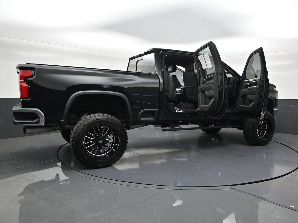 Used 2024 Chevrolet Silverado 2500 LTZ w/ LTZ Plus Package AWD/4WD image 29