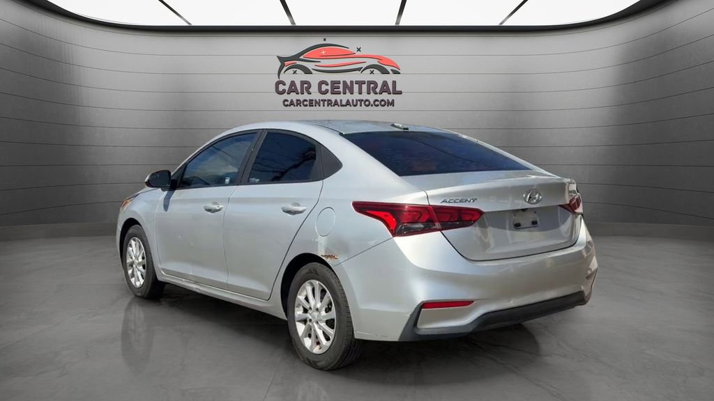 Used 2018 Hyundai Accent SEL FWD image 3