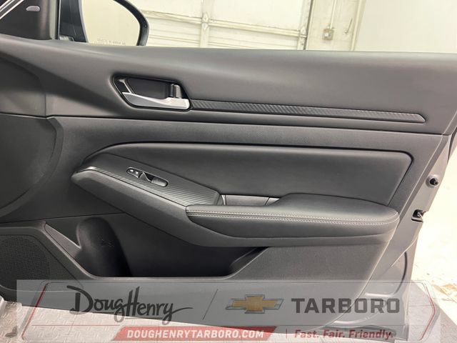 Used 2025 Nissan Altima 2.5 SV FWD image 38