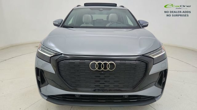 Used 2024 Audi Q4 e-tron Prestige AWD/4WD image 2
