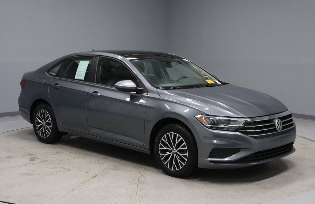 Used 2021 Volkswagen Jetta SE w/ SE Cold Weather Package image 1