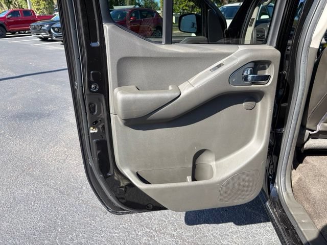 Used 2014 Nissan Frontier PRO-4X w/ Pro-4x Luxury Package AWD/4WD image 13