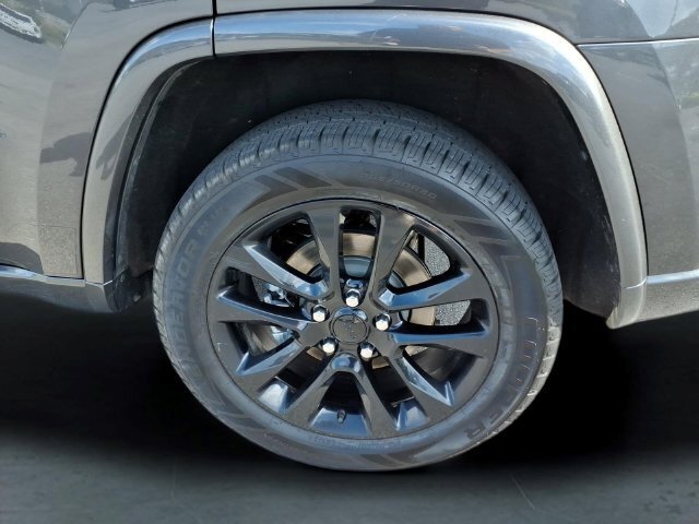 Used 2021 Jeep Grand Cherokee Laredo X AWD/4WD image 10