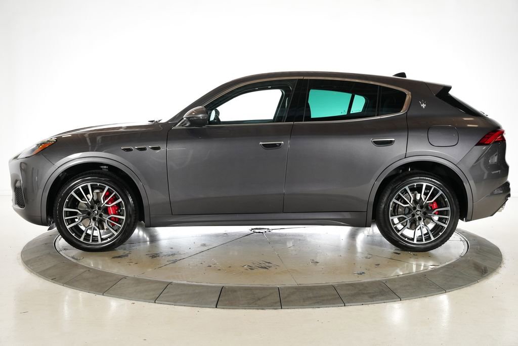 New 2025 Maserati Grecale GT image 2