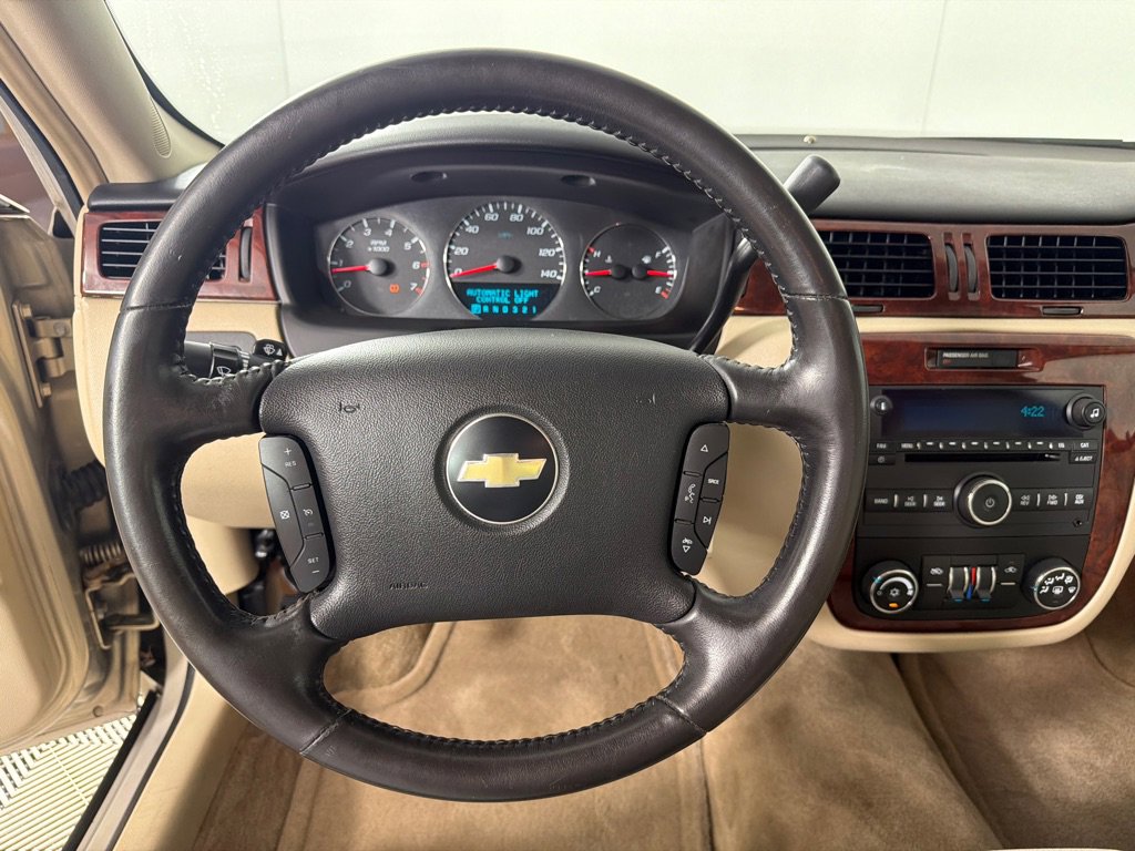 Used 2010 Chevrolet Impala LT FWD image 14