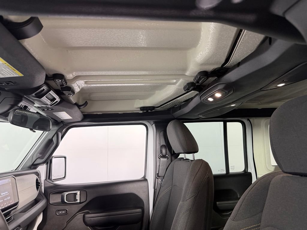 Used 2024 Jeep Wrangler Unlimited AWD/4WD image 23