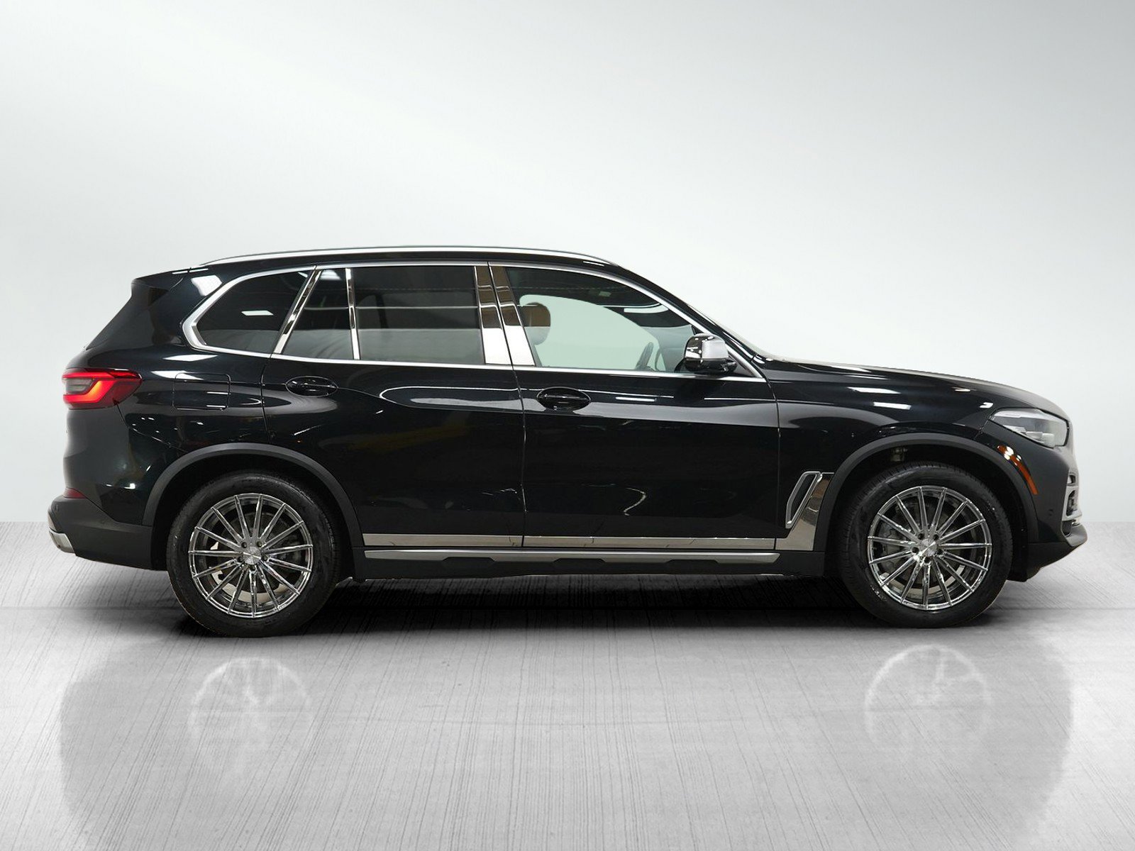 Used 2019 BMW X5 xDrive40i w/ Convenience Package AWD/4WD image 6