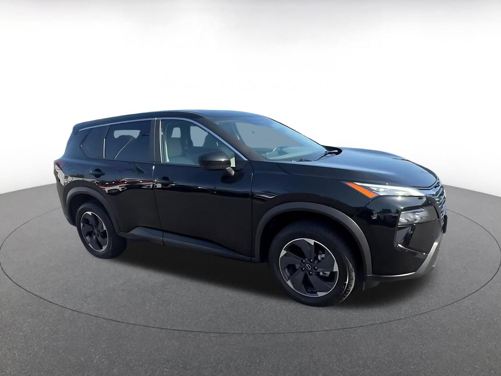 Used 2025 Nissan Rogue SV FWD image 2