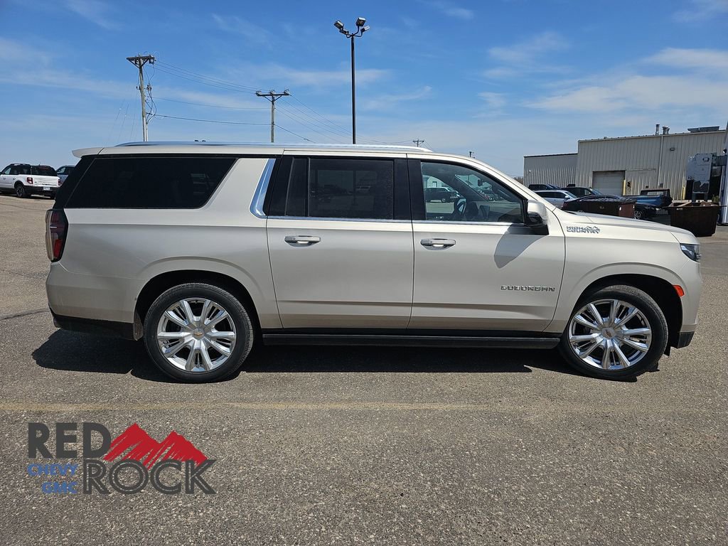 Used 2023 Chevrolet Suburban High Country AWD/4WD image 6
