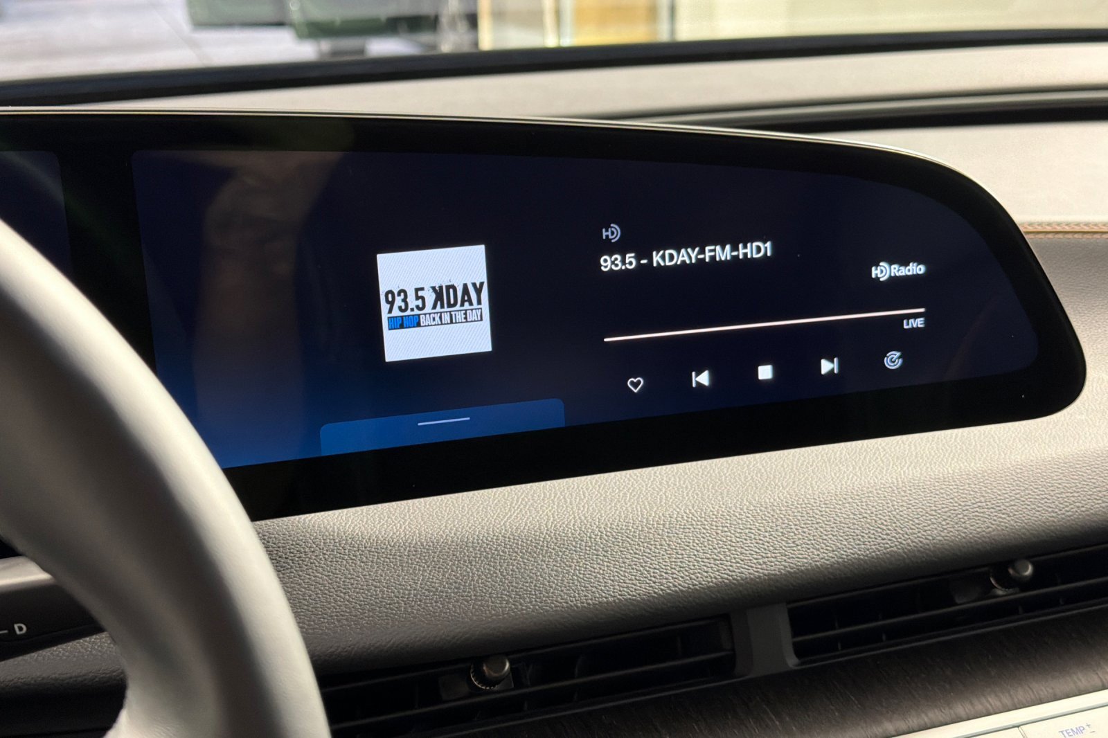 Used 2025 Lucid Air Touring AWD/4WD image 16