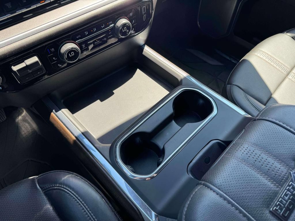Used 2025 Chevrolet Silverado 3500 High Country AWD/4WD image 32