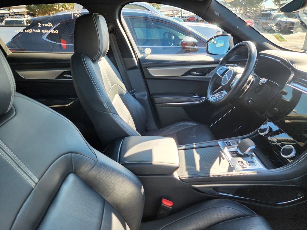 Used 2024 Jaguar F-PACE R-Dynamic S image 9