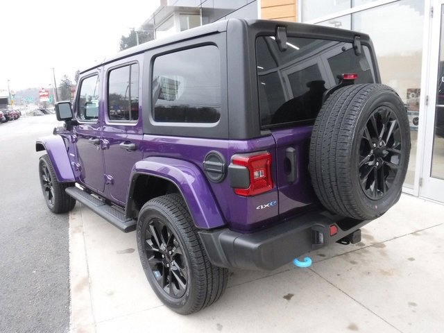 Used 2023 Jeep Wrangler Unlimited Sahara w/ Cold Weather Group image 15
