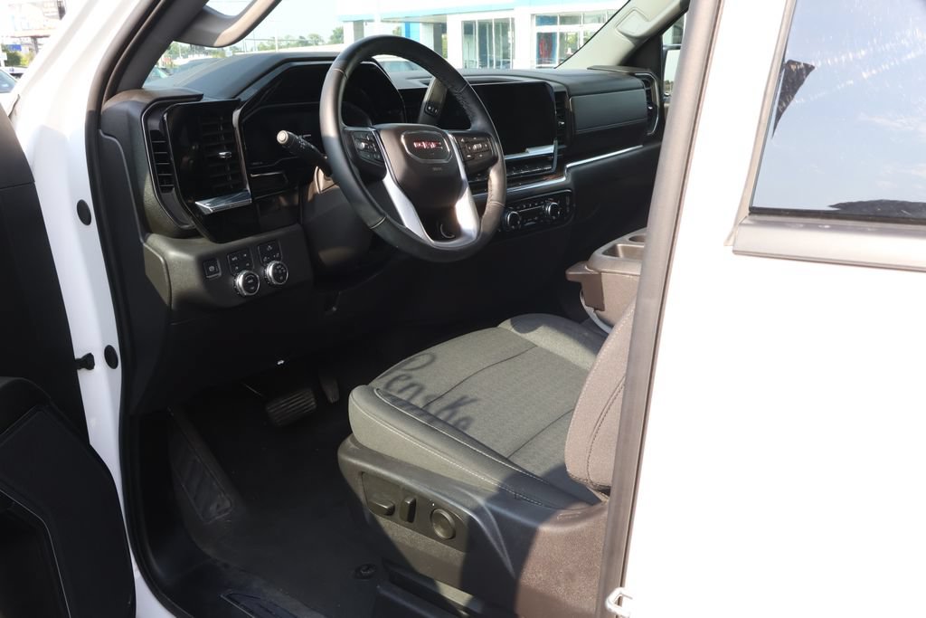 Used 2024 GMC Sierra 1500 Elevation w/ X31 Off-Road Package AWD/4WD image 8