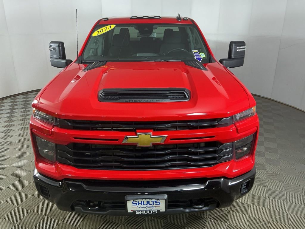 Used 2024 Chevrolet Silverado 2500 Custom w/ Custom Value Package image 2