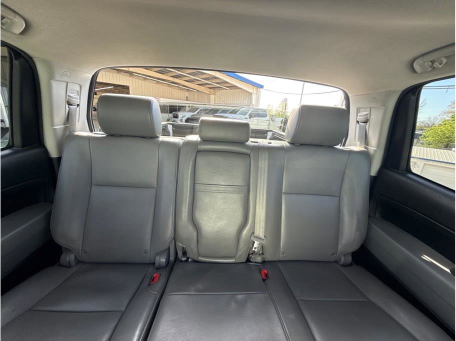 Used 2013 Toyota Tundra Platinum image 27