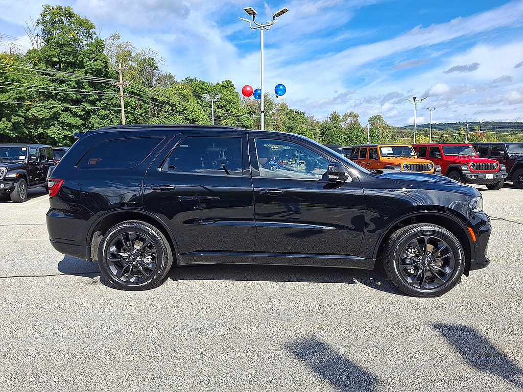 Used 2025 Dodge Durango GT AWD/4WD image 26