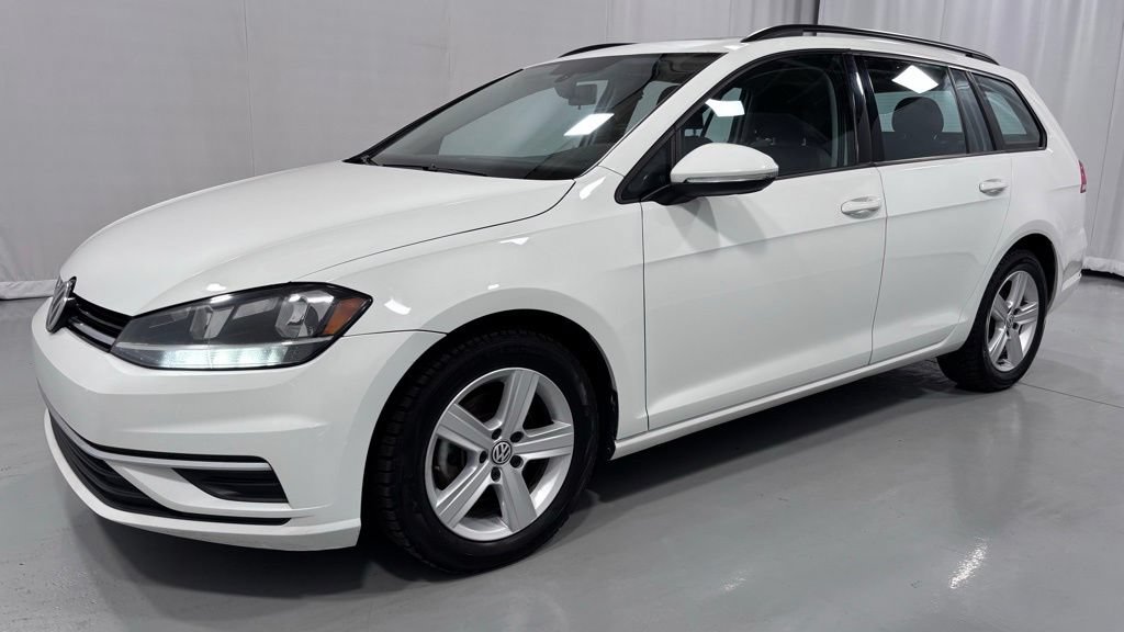 Used 2018 Volkswagen Golf SE FWD image 1
