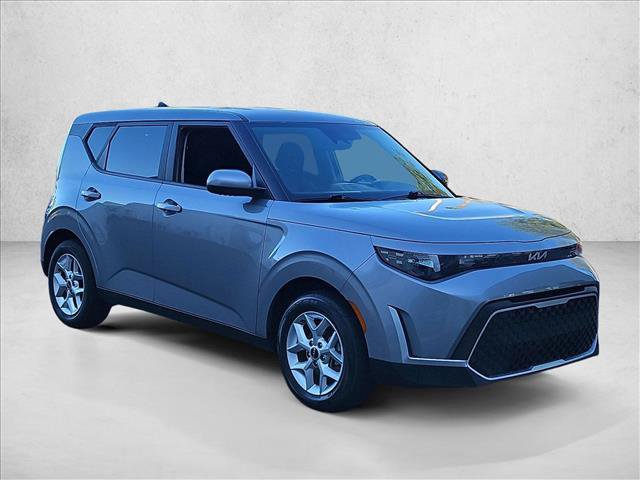 Used 2024 Kia Soul LX w/ Option Group 015 FWD image 3