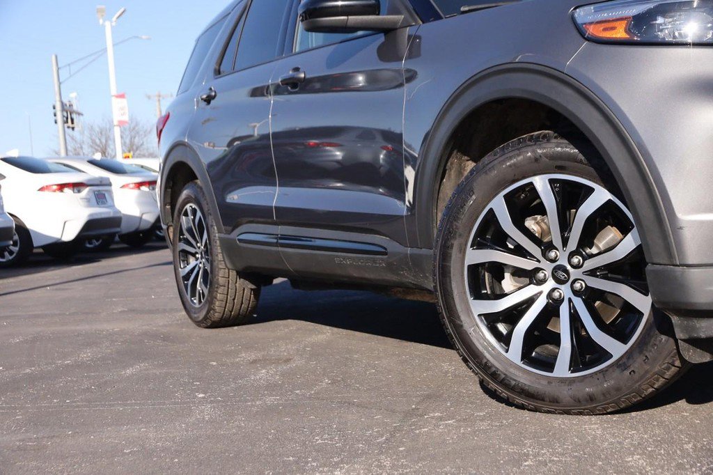 Used 2022 Ford Explorer ST image 3