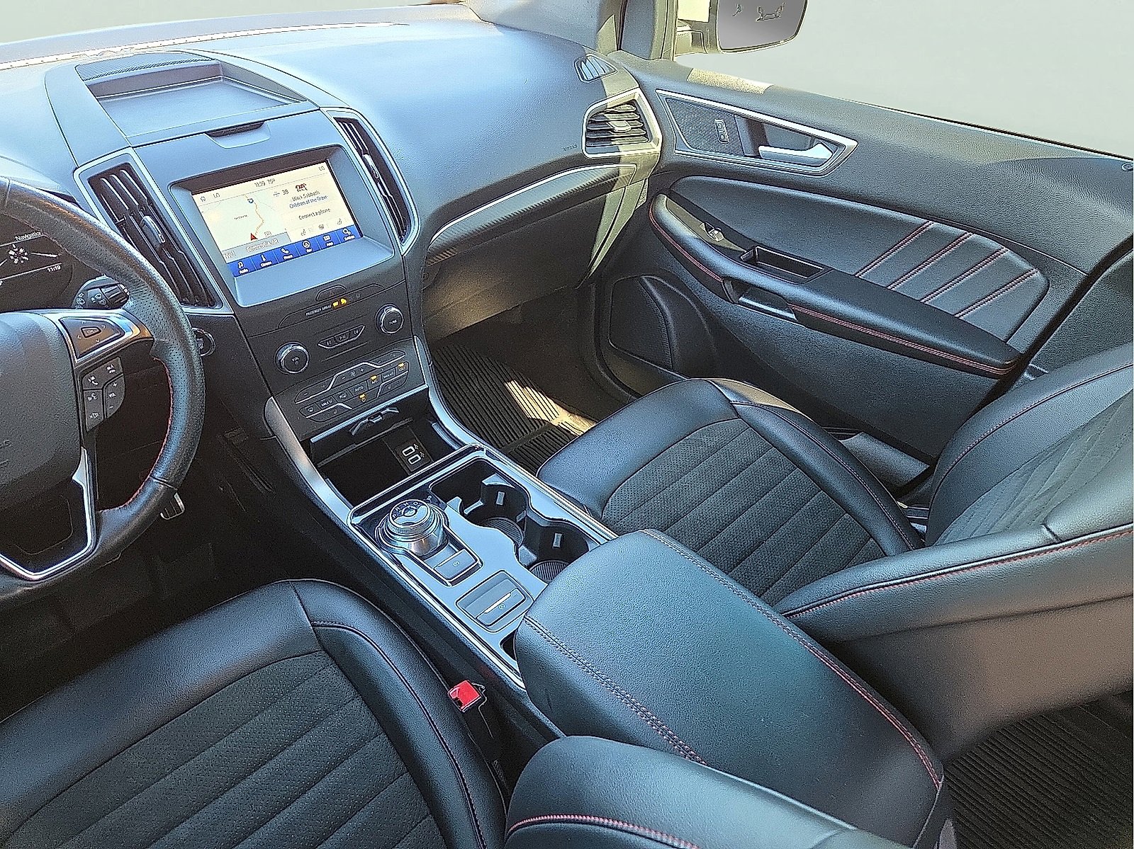 Used 2020 Ford Edge ST-Line w/ Cold Weather Package image 11