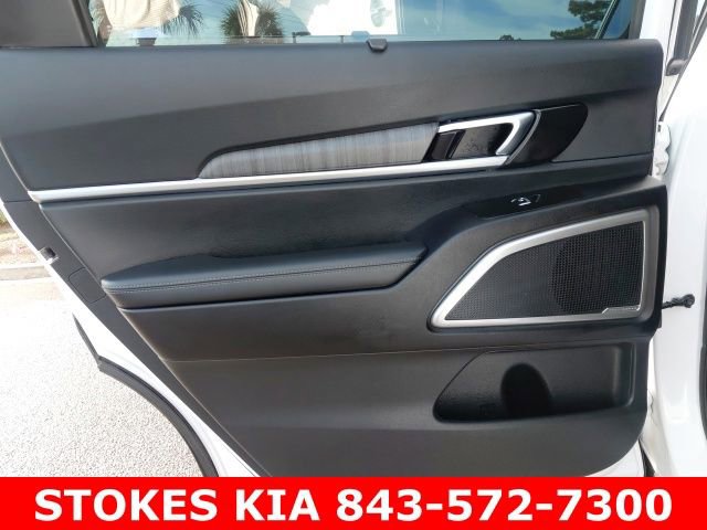 Used 2023 Kia Telluride EX w/ EX Captain's Chair Package image 23