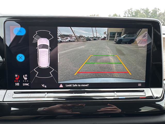 Certified 2025 Volkswagen Atlas SE image 23