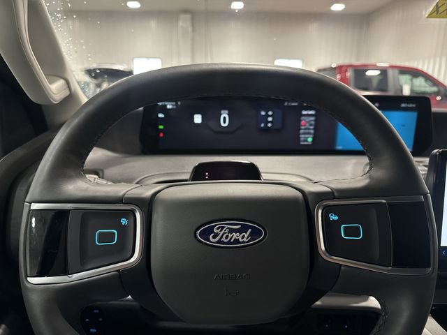 Used 2025 Ford Expedition Active AWD/4WD image 19