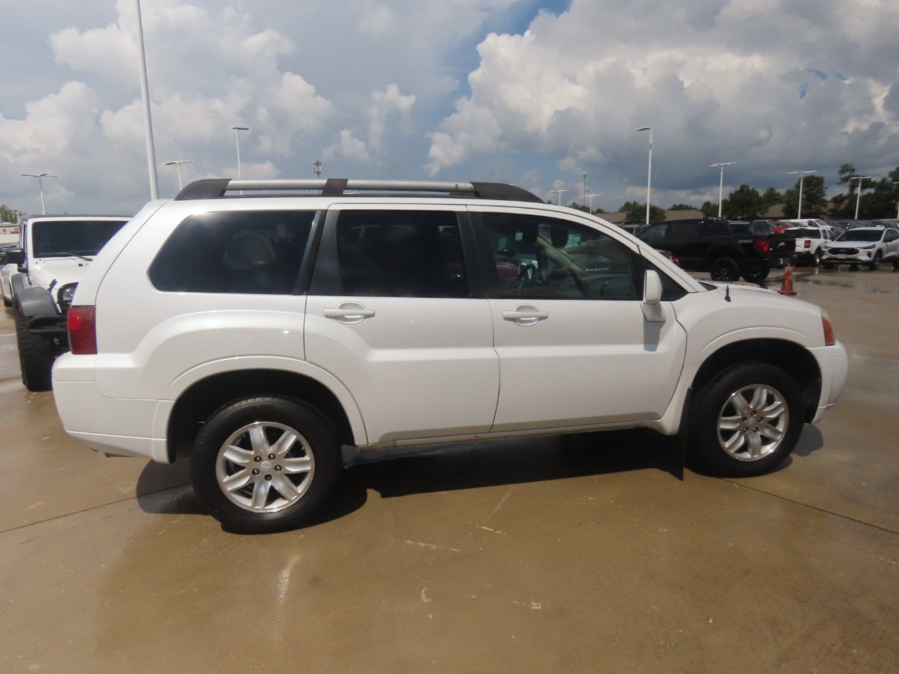 Used 2011 Mitsubishi Endeavor LS FWD image 10