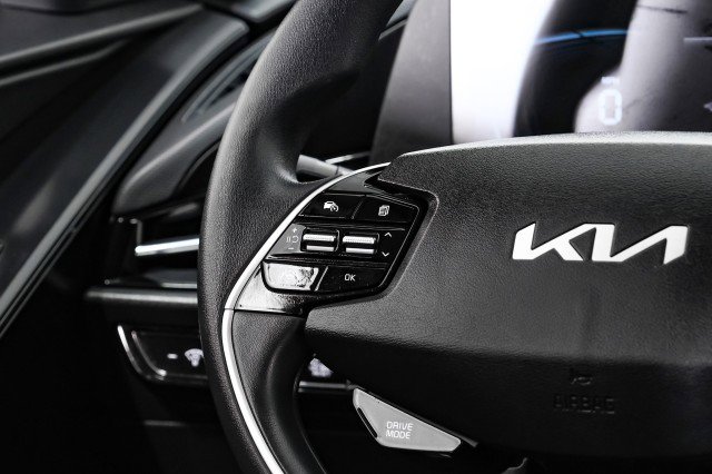 Used 2024 Kia Niro LX image 14