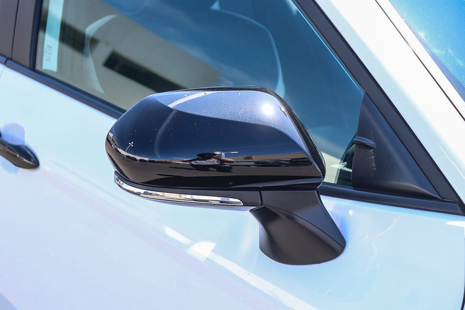 Used 2026 Toyota Camry Hybrid w/ Multimedia Upgrade Package image 7