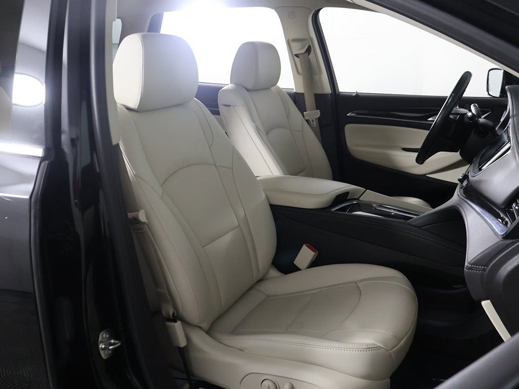 Used 2023 Buick Enclave Essence image 32