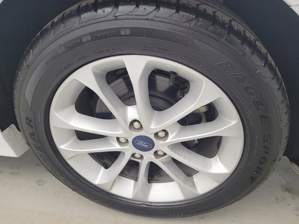 Used 2020 Ford Fusion SE image 31