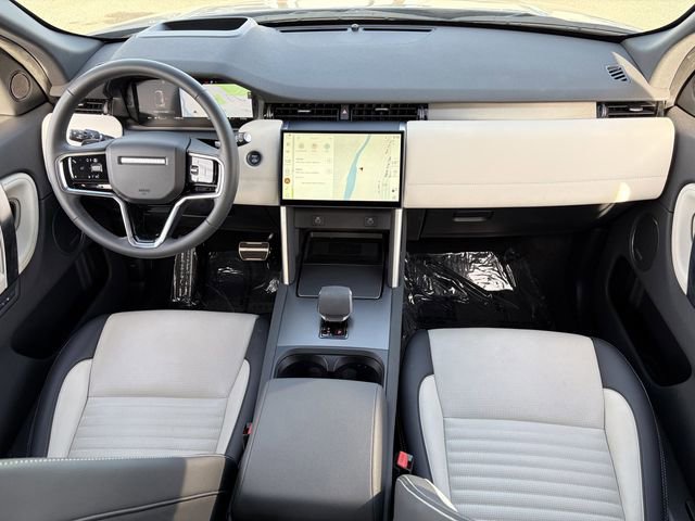 Used 2025 Land Rover Discovery Sport Dynamic SE image 22