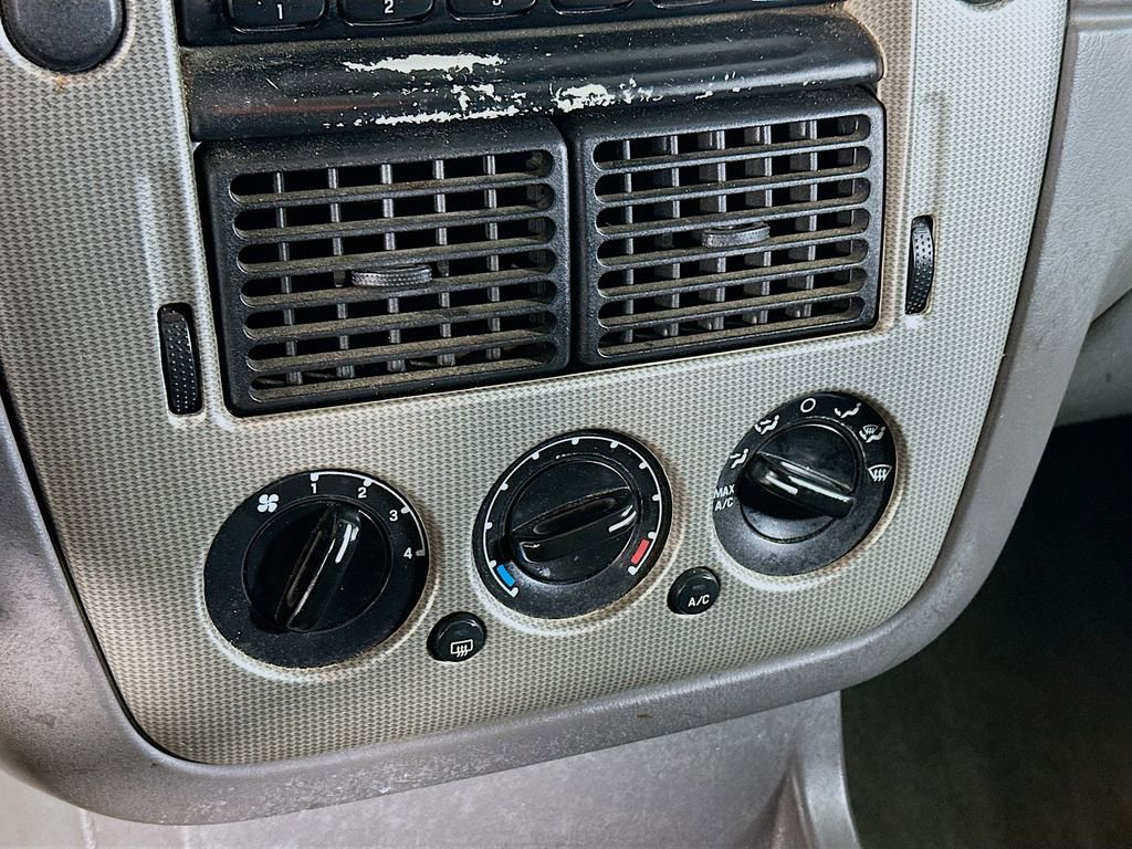 Used 2003 Ford Explorer XLT RWD image 14