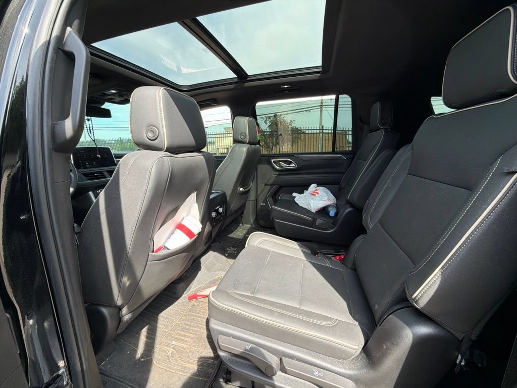 Used 2023 GMC Yukon XL SLT w/ SLT Luxury Package AWD/4WD image 11