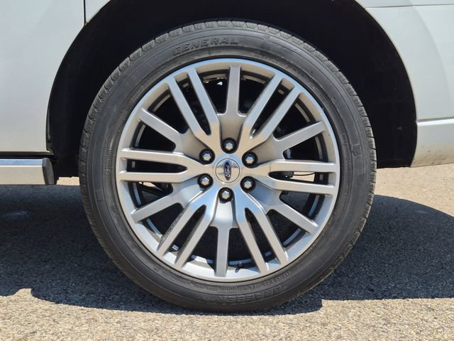 Certified 2022 Ford Expedition Max Platinum AWD/4WD image 11