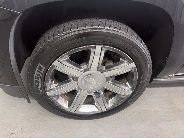 Used 2017 Cadillac Escalade Premium Luxury RWD image 27