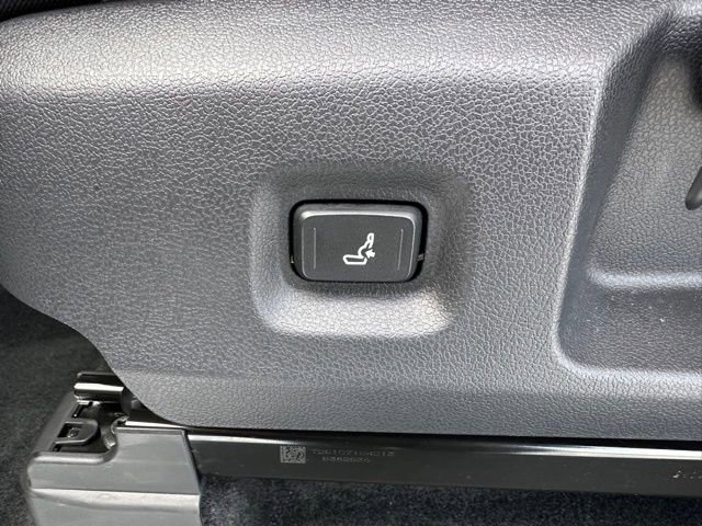 Used 2025 Toyota Tacoma TRD Off-Road image 22