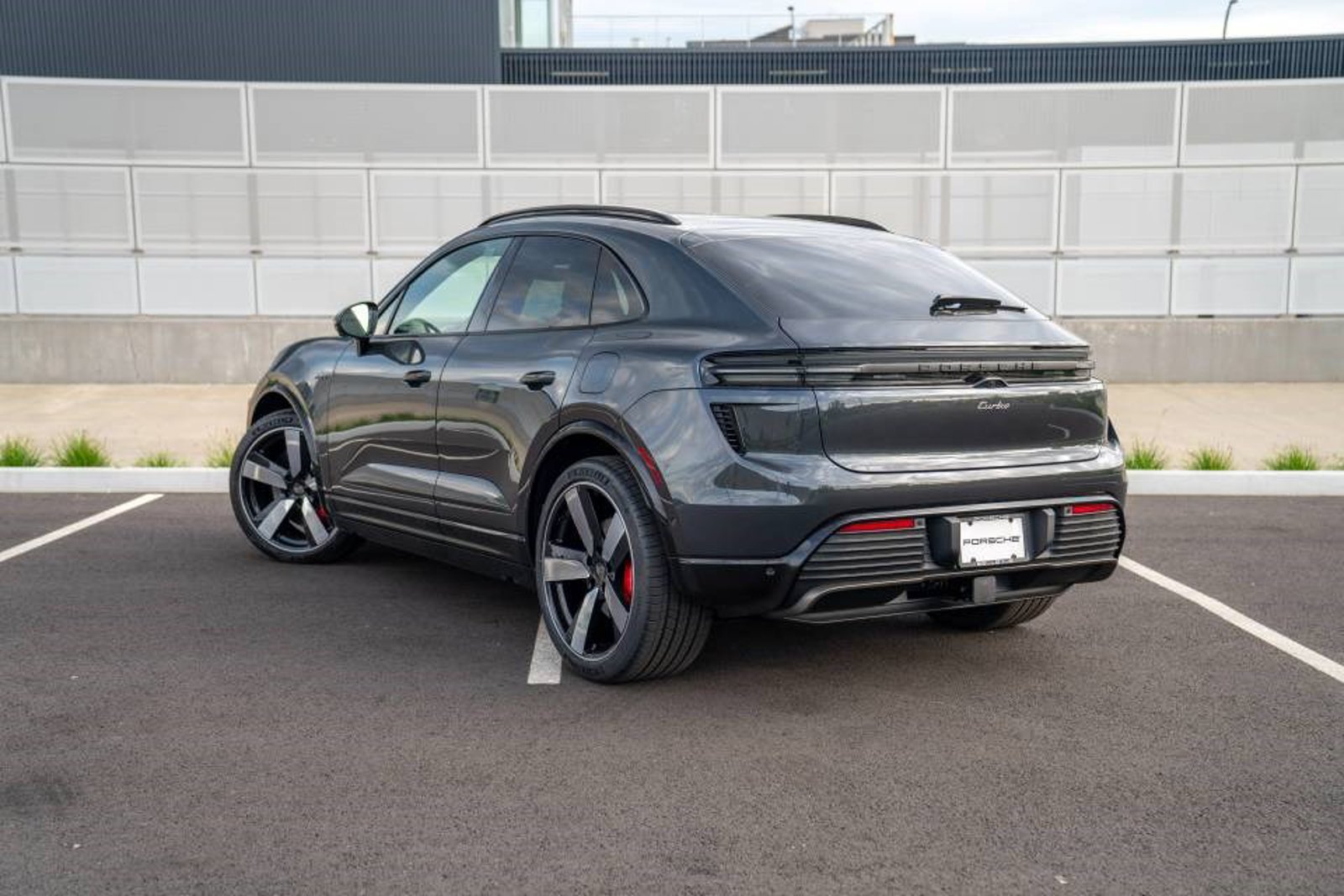 New 2026 Porsche Macan Turbo Electric AWD/4WD image 3
