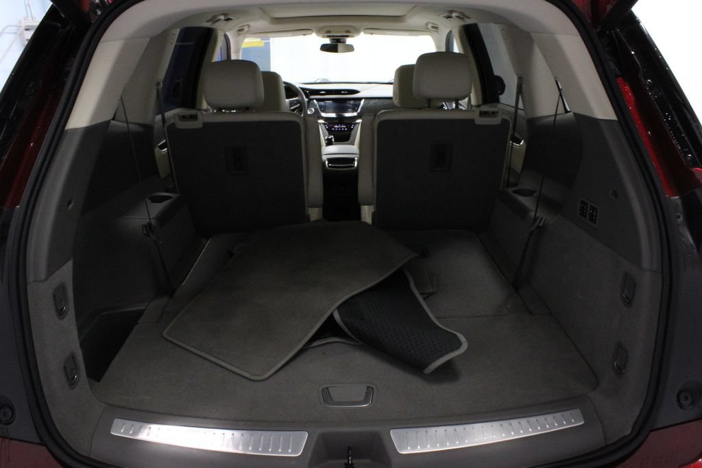 Used 2020 Cadillac XT6 Premium Luxury FWD image 18