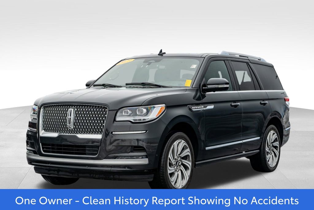 Used 2023 Lincoln Navigator Reserve image 3