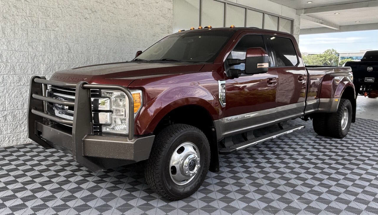 Used 2017 Ford F350 Lariat w/ Lariat Value Package AWD/4WD image 5