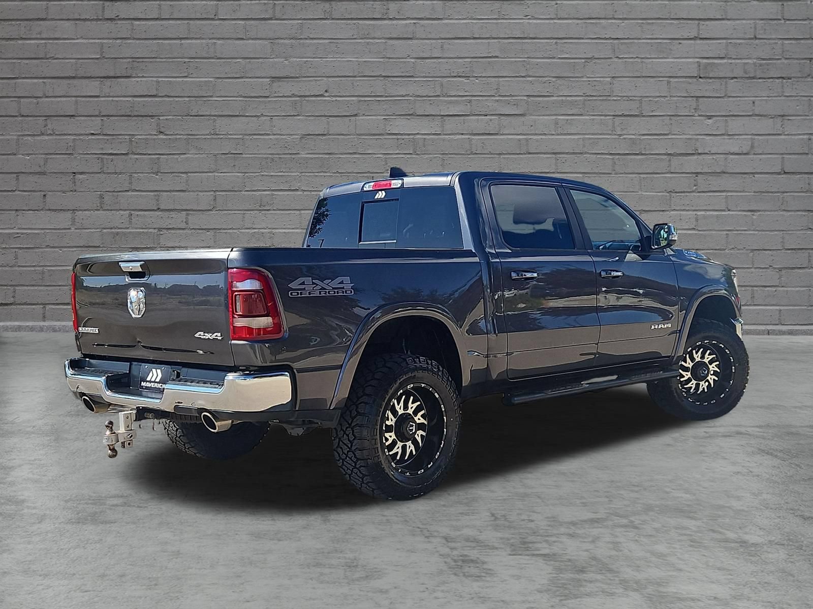 Used 2019 RAM 1500 Laramie w/ Off Road Group AWD/4WD image 6
