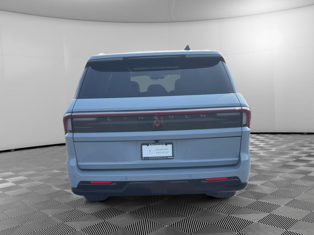 New 2026 Lincoln Navigator Reserve AWD/4WD image 6