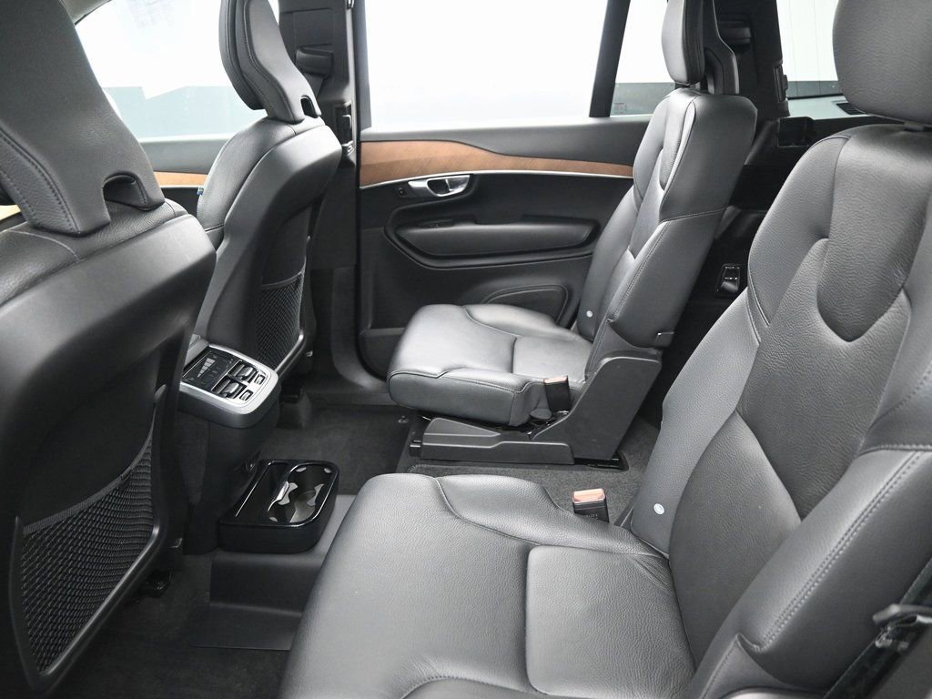 Used 2023 Volvo XC90 B6 Plus AWD/4WD image 30