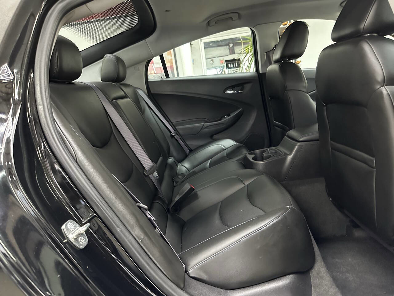 Used 2017 Chevrolet Volt Premier w/ Driver Confidence II Package FWD image 15