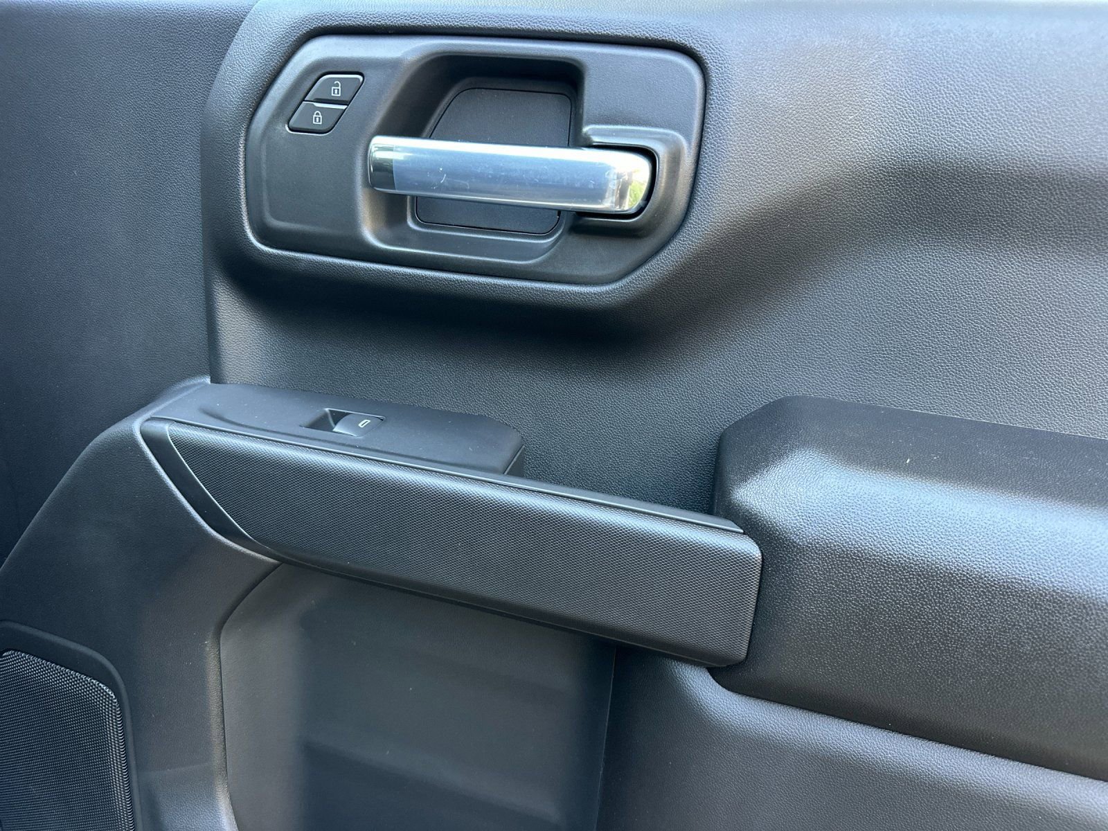 New 2026 Chevrolet Silverado 1500 Custom w/ LPO, Dark Essentials Package image 19