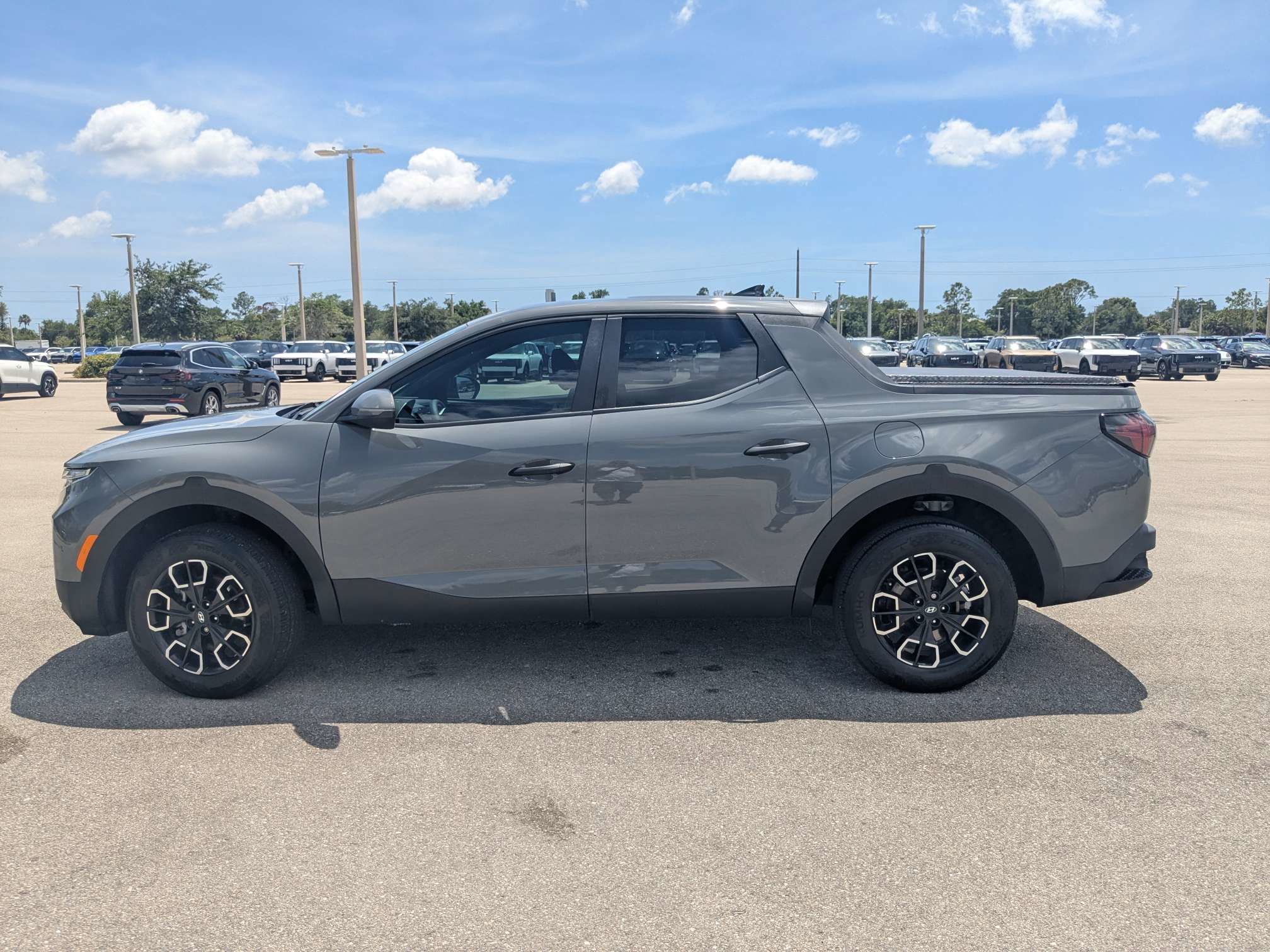 Used 2023 Hyundai Santa Cruz SEL AWD/4WD image 8